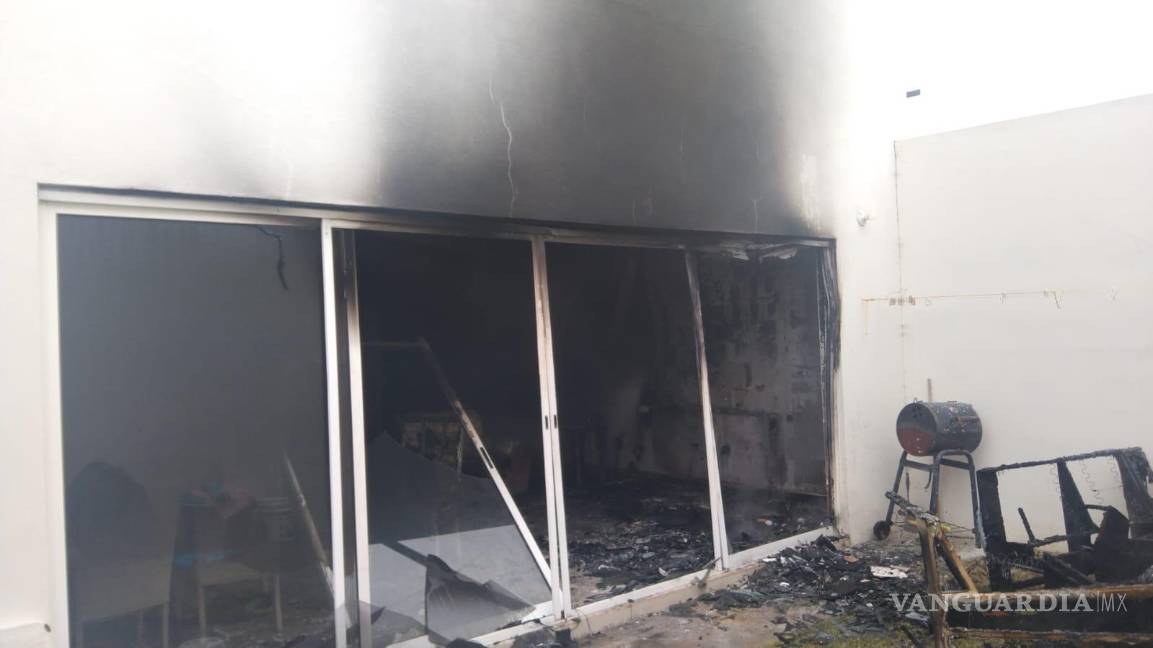 Salvan a gatito que estuvo a punto de morir calcinado en incendio en colonia de Ramos Arizpe