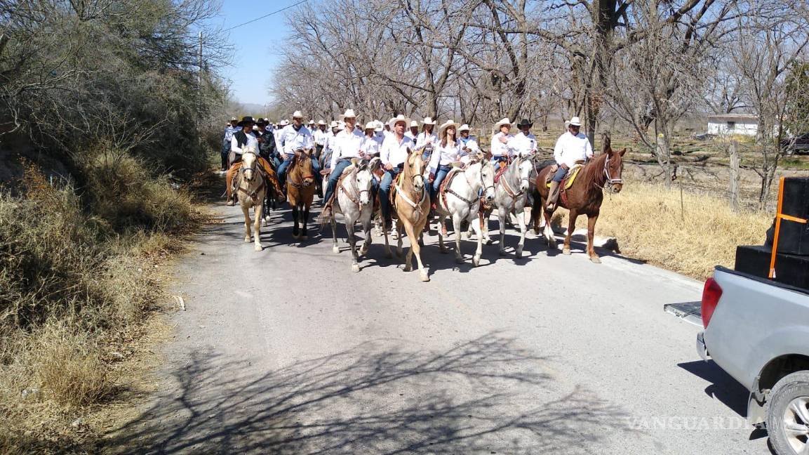 $!Durante tres días, los participantes avanzaron a caballo desde Viesca hasta el lienzo charro Ricardo Martínez Chapa, donde concluyó el recorrido.