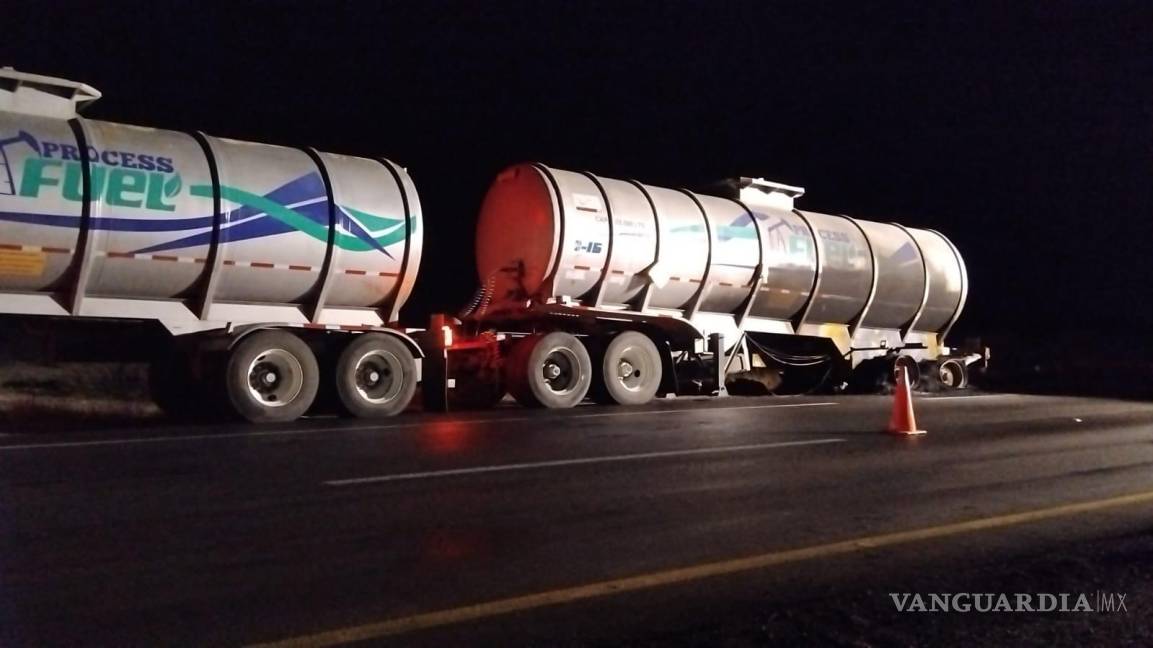 $!Elementos de la Guardia Nacional cerraron la carretera durante dos horas por seguridad.