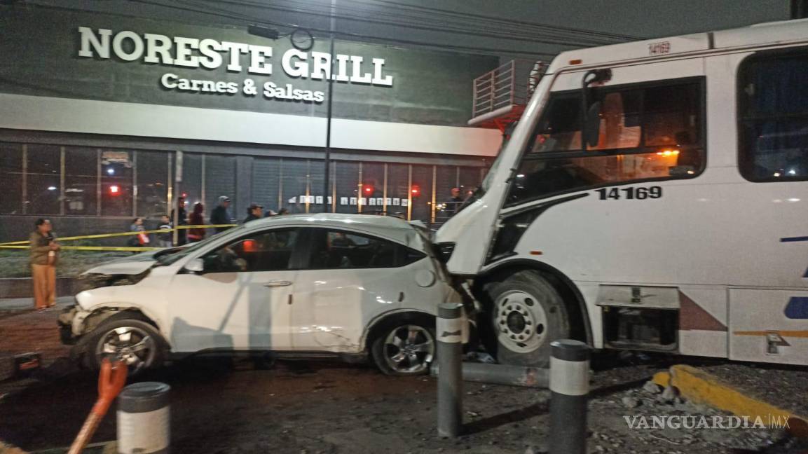 Saldo de 33 lesionados en choque múltiple, en Nuevo León
