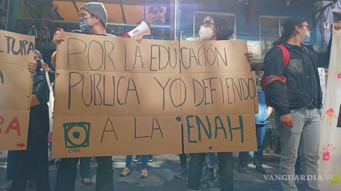 $!Alumnos y maestros de la ENAH exigen un alto al recorte de presupuesto. Jóvenes piden dignificación para los trabajadores de la educación