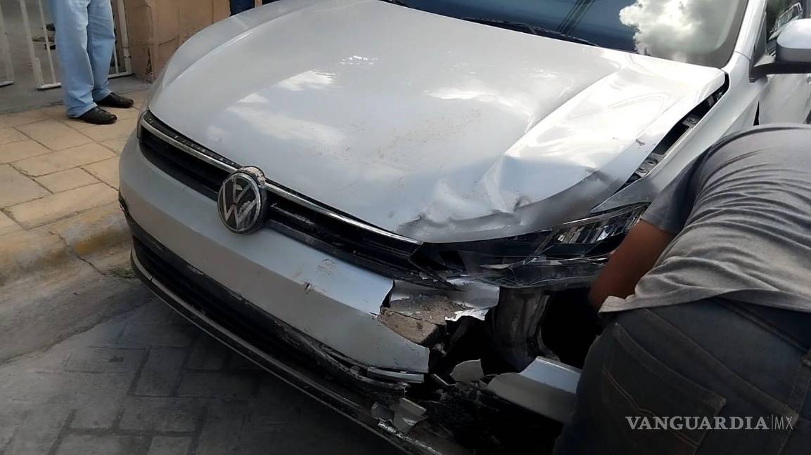 $!Policías municipales acudieron al sitio para tomar conocimiento del percance.