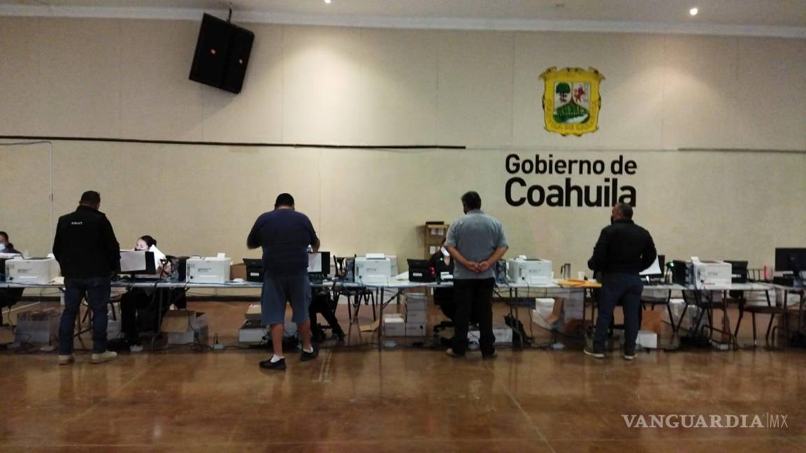 Tras días de caos para recoger placas en Saltillo, mega módulo luce vacío