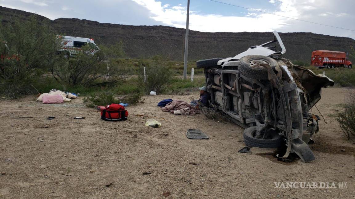 $!Las autoridades informaron que las víctimas eran hermanas y originarias de Monterrey, Nuevo León. Se dirigían hacia Torreón cuando ocurrió el trágico accidente.