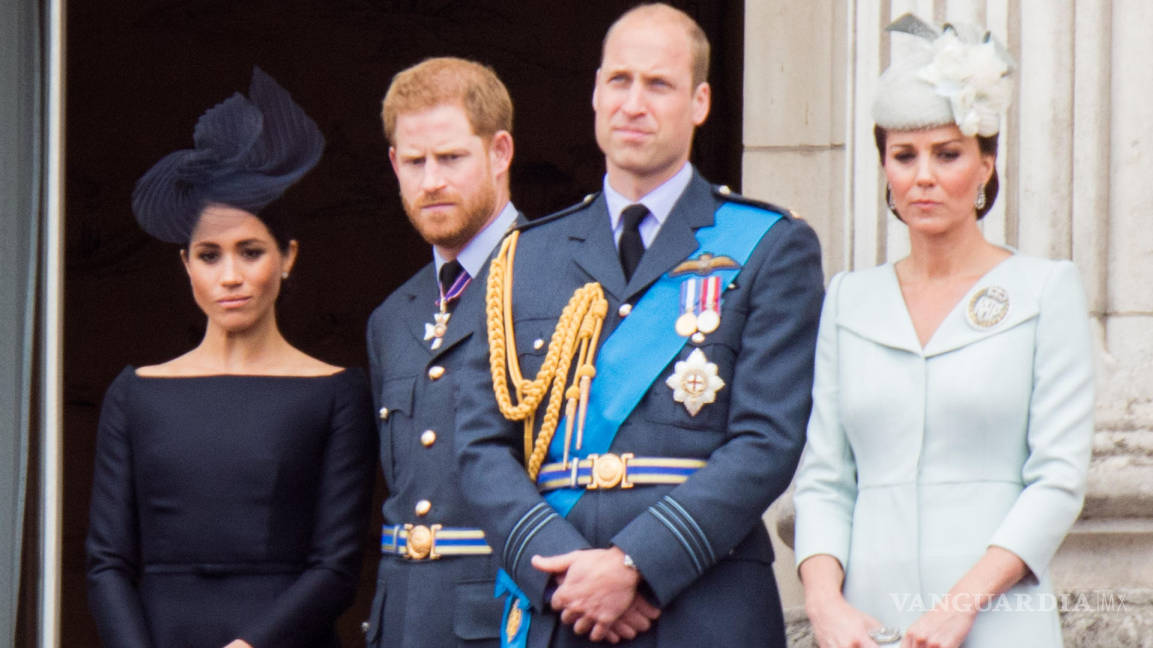 $!¿Siguen las peleas? El Príncipe William y el Príncipe Harry no caminarán juntos en el funeral del Duque de Edimburgo