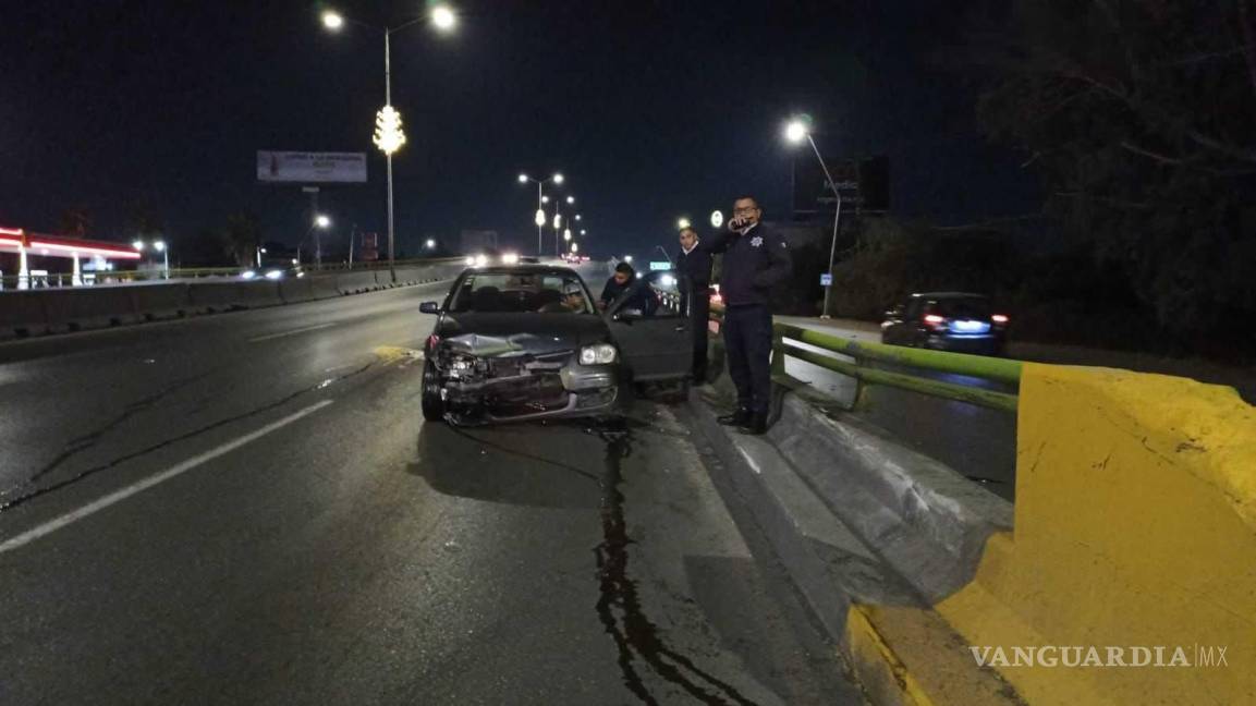 $!Elementos de Tránsito Municipal abanderaron el área para evitar otro accidente.