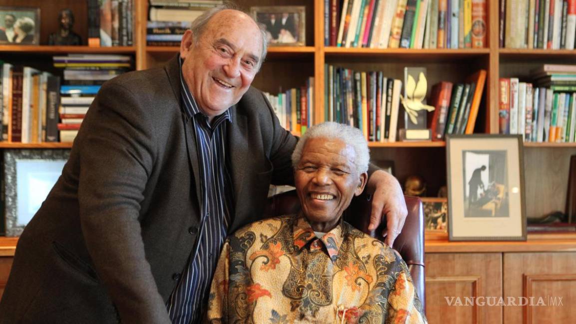 $!Denis Goldberg, el histórico activista antiapartheid, Muere a los 87 años en Sudáfrica