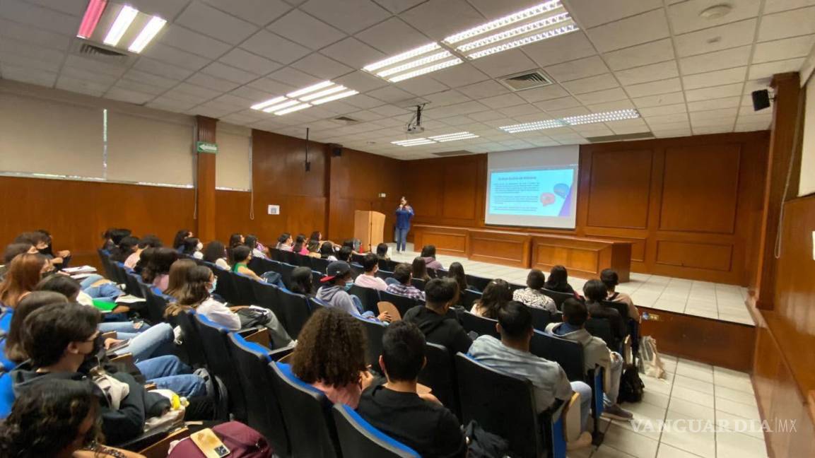 $!La Facultad de Enfermería de la UAdeC orientó a sus nuevos estudiantes en los aspectos prácticos de la vida universitaria.