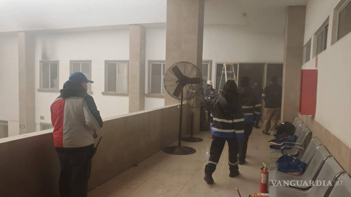 Incendio en Facultad de Ingeniería Mecánica de la UANL ocasiona movilización