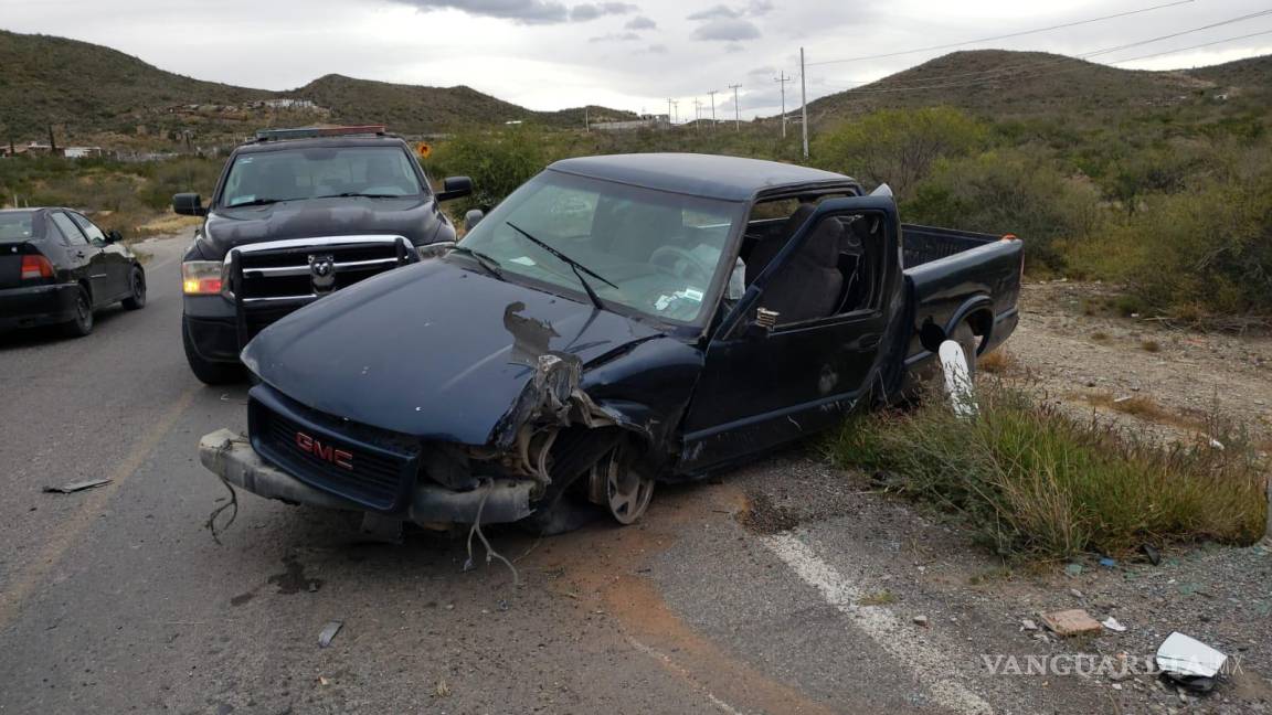 Adulto mayor resulta herido tras sufrir volcadura en carretera General Cepeda-Parras