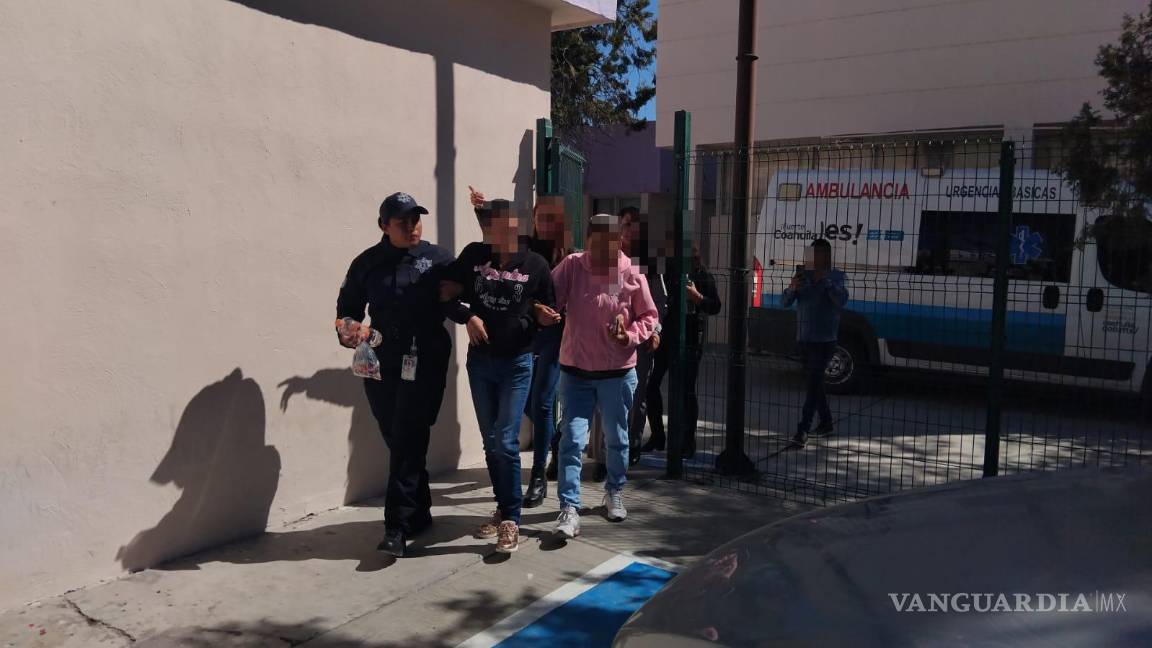 Rescatan a mujer de Durango deshidratada y desorientada en la Saltillo-Torreón; autoridades investigan