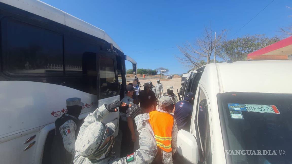 Aseguran autobús con 67 migrantes indocumentados en Oaxaca