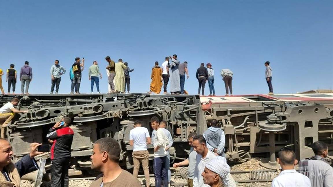 $!Choque de dos trenes deja al menos 32 muertos y 66 heridos en Egipto