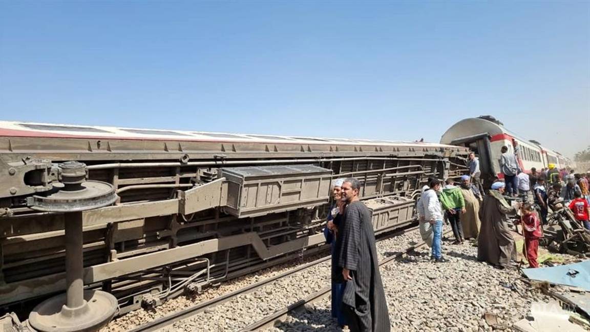 $!Choque de dos trenes deja al menos 32 muertos y 66 heridos en Egipto