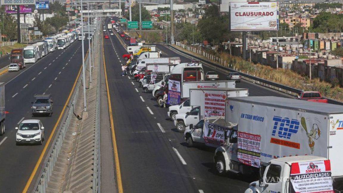 Transportistas dan un mes a autoridades para cumplir sus demandas