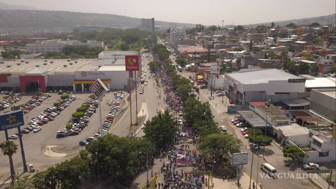 Marcha CNTE contra reforma educativa en Chiapas y Morelia