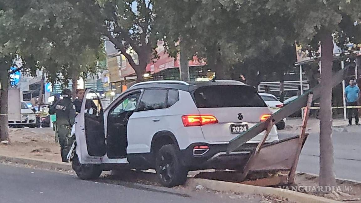 $!Atacan a balazos a cantante de corridos tumbados, en Culiacán