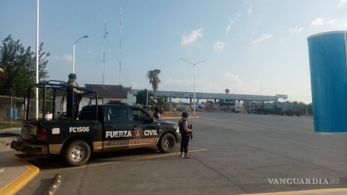 Máxima seguridad en la Monterrey-Nuevo Laredo; documentan robo de camioneta a familia en carretera