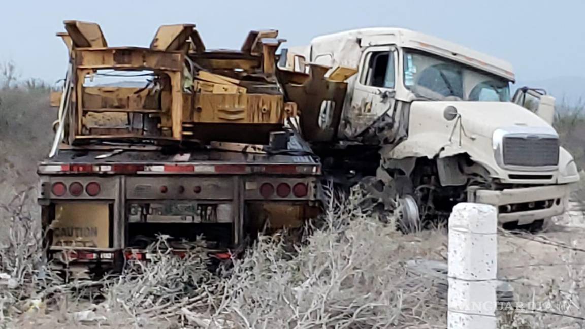 Encontronazo entre tráiler y pipa deja una persona sin vida, en la carretera Saltillo-Torreón