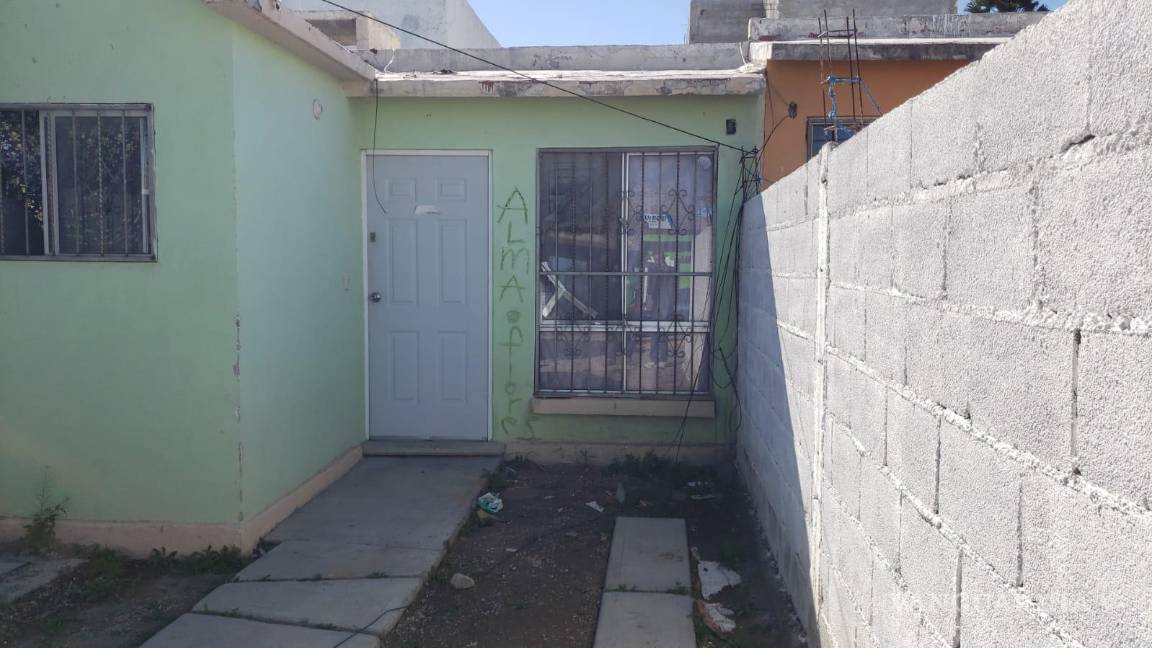 $!La vivienda amaneció con unas letras con el nombre “Alma Flores”.