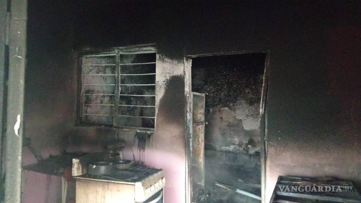 Otro incendio en vivienda deja a dos personas con quemaduras en Escobedo, Nuevo León