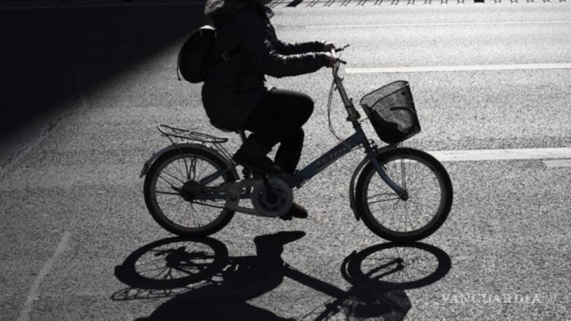 Niña va de Alemania a Polonia en bici para ver a su abuela