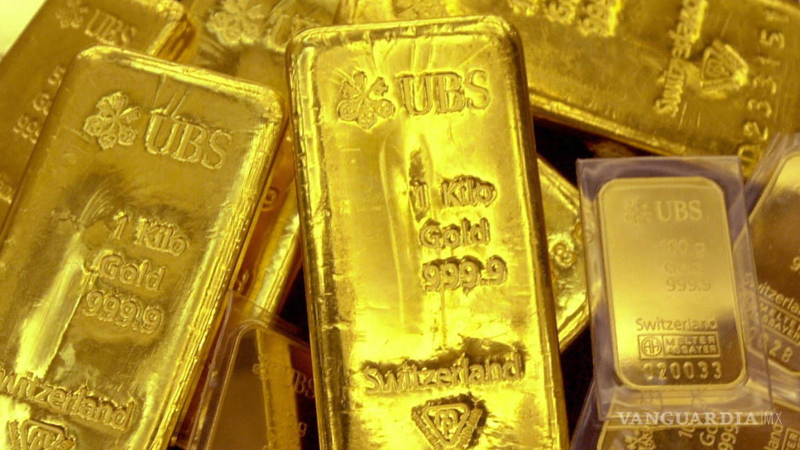 La debilidad del dólar empuja el precio del oro a su nivel más alto en 7 semanas