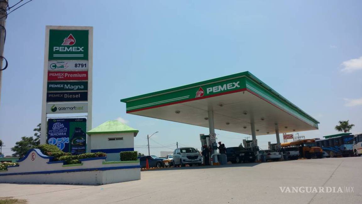 Desabasto de gasolina llega a niveles alarmantes en Saltillo y el País
