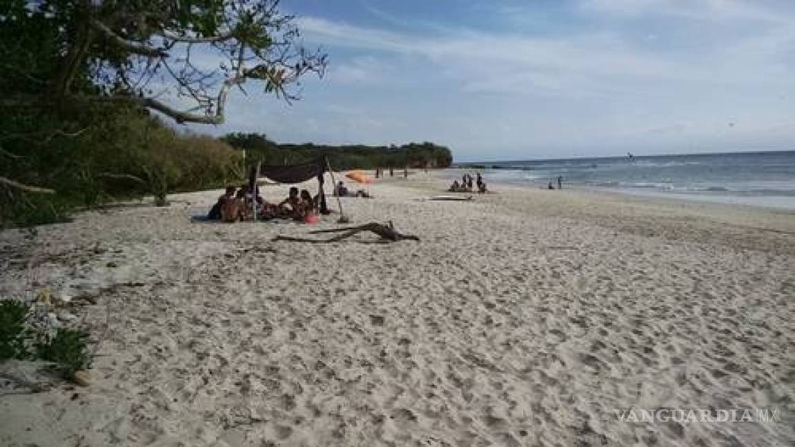 Empresa intenta privatizar la última playa pública de Punta de Mita, denuncian lugareños