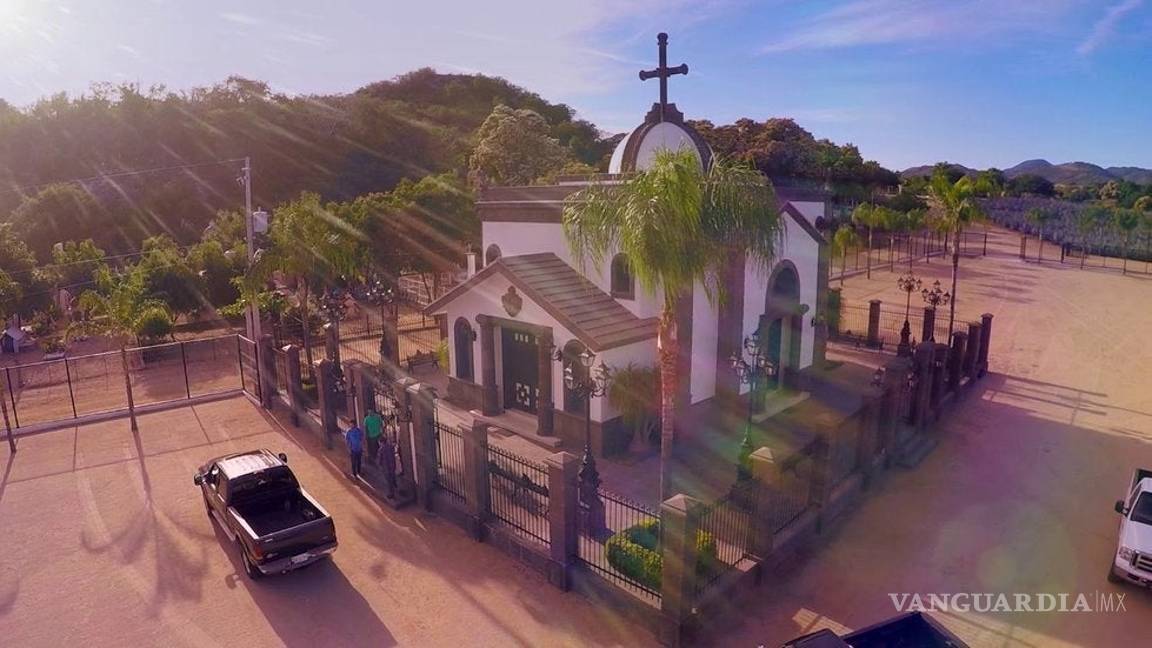 $!Arturo Beltrán Leyva, 'Nacho' Coronel, Édgar Guzmán, el hijo de 'El Chapo'... estas son las lujosas tumbas de los narcos en Sinaloa (video y fotos)