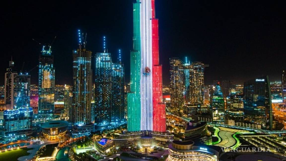 Celebran en el rascacielos Burj Khalifa a México desde Dubái