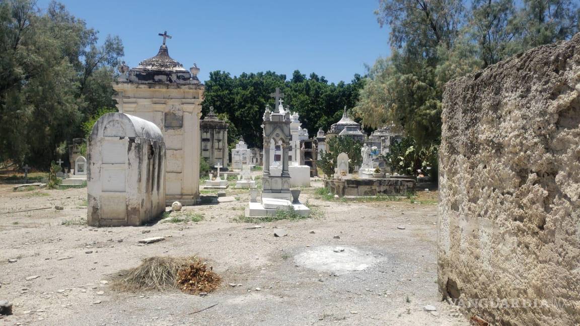 $!A pesar de que son constantes las denuncias por vandalismo en el panteón San Antonio, no hay vigilancia en el lugar.