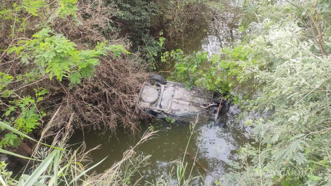 Auto cae a La Presa de la Boca y deja un saldo de cuatro heridos, en Nuevo León