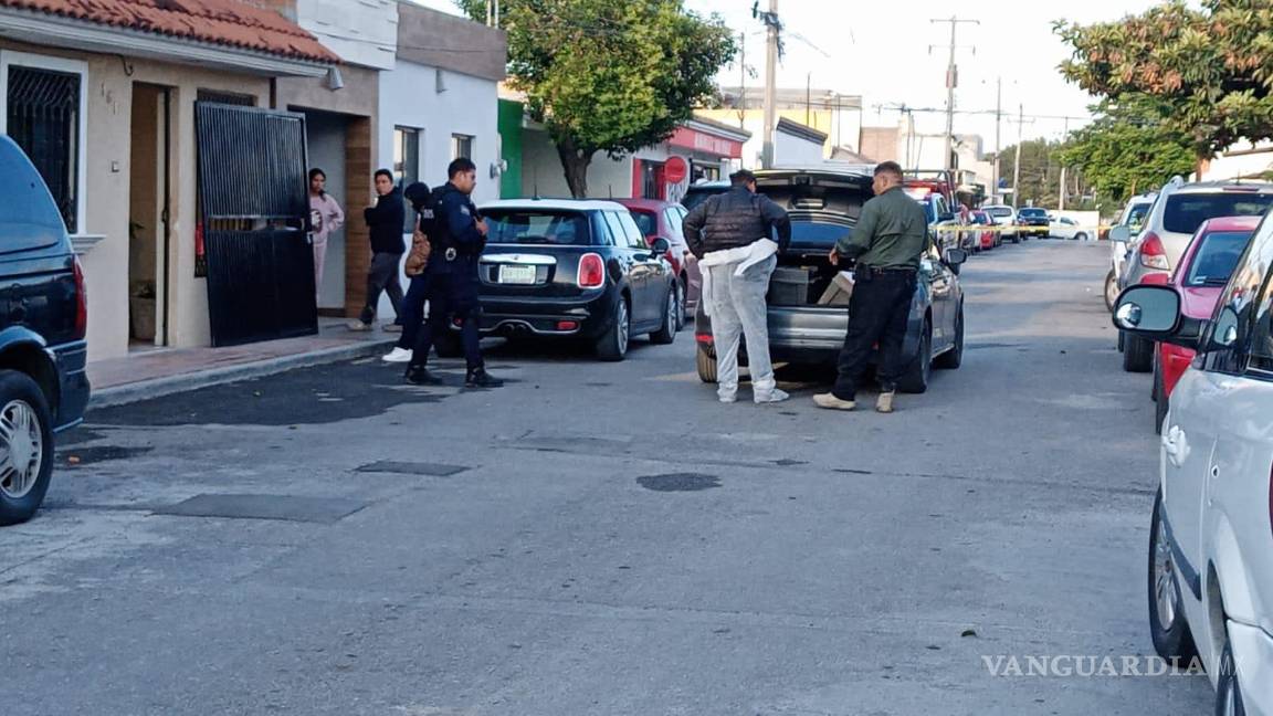 Mujer encuentra a su madre sin vida, en la colonia Lomas de Lourdes de Saltillo