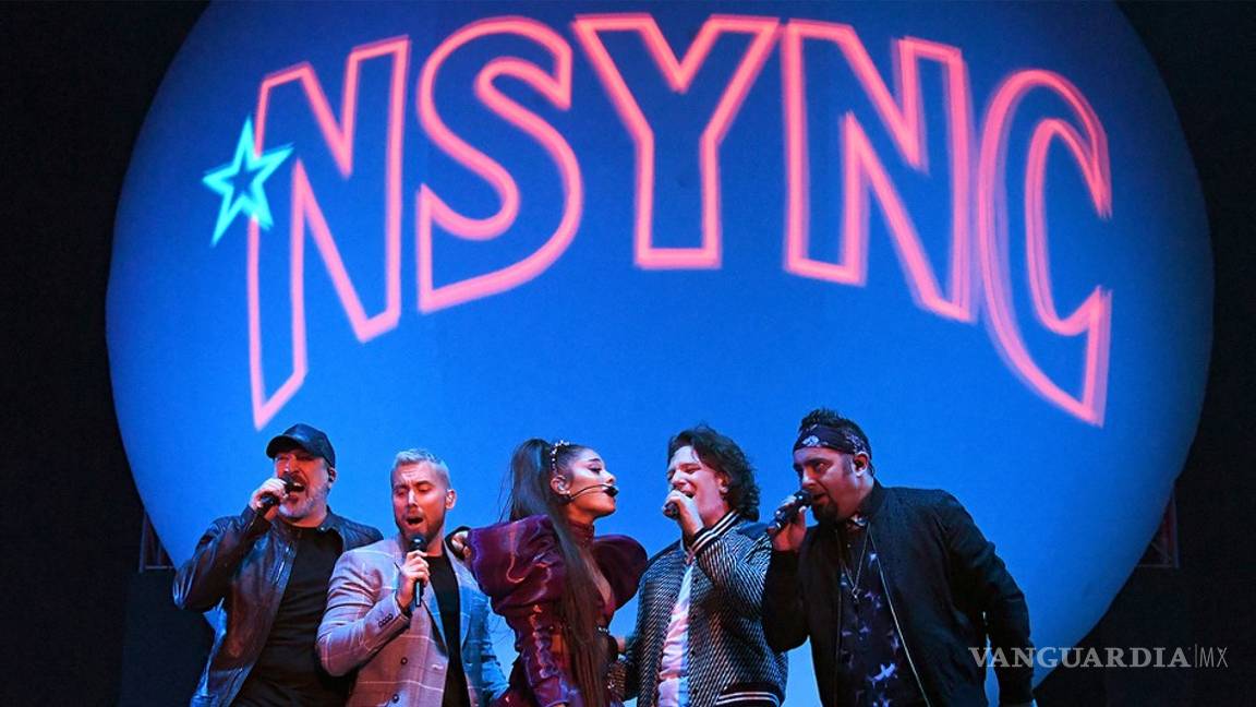 $!Ni te imaginas la millonada que cobró Ariana Grande por cantar en Coachella