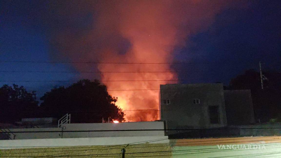 Fuego consume hotel La Casona del Banco en Parras de la Fuente, Coahuila (video)