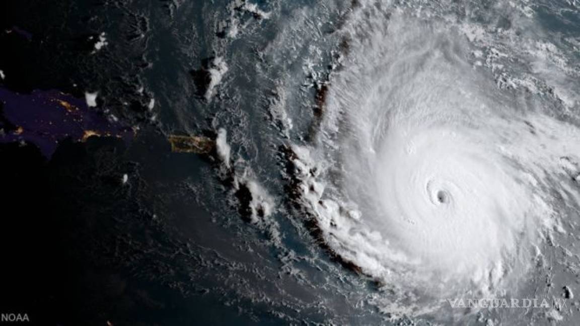 Huracán &quot;Irma&quot; en categoría 5 atraviesa Barbuda