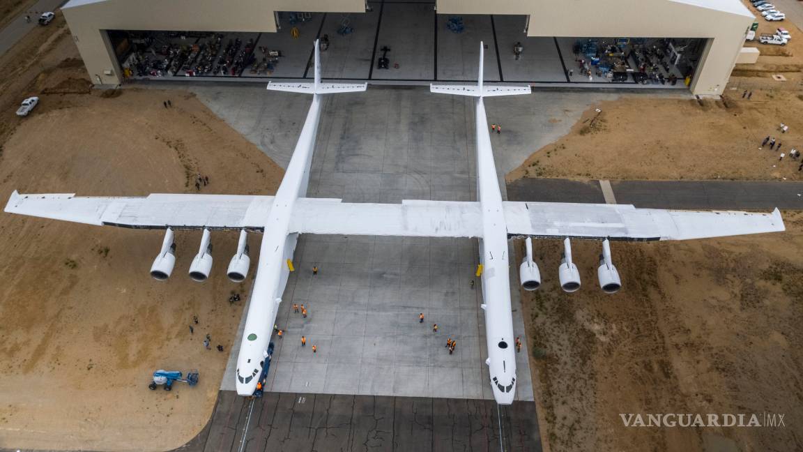 $!Stratolaunch, el avión más grande el mundo que volará por primera vez en 2019
