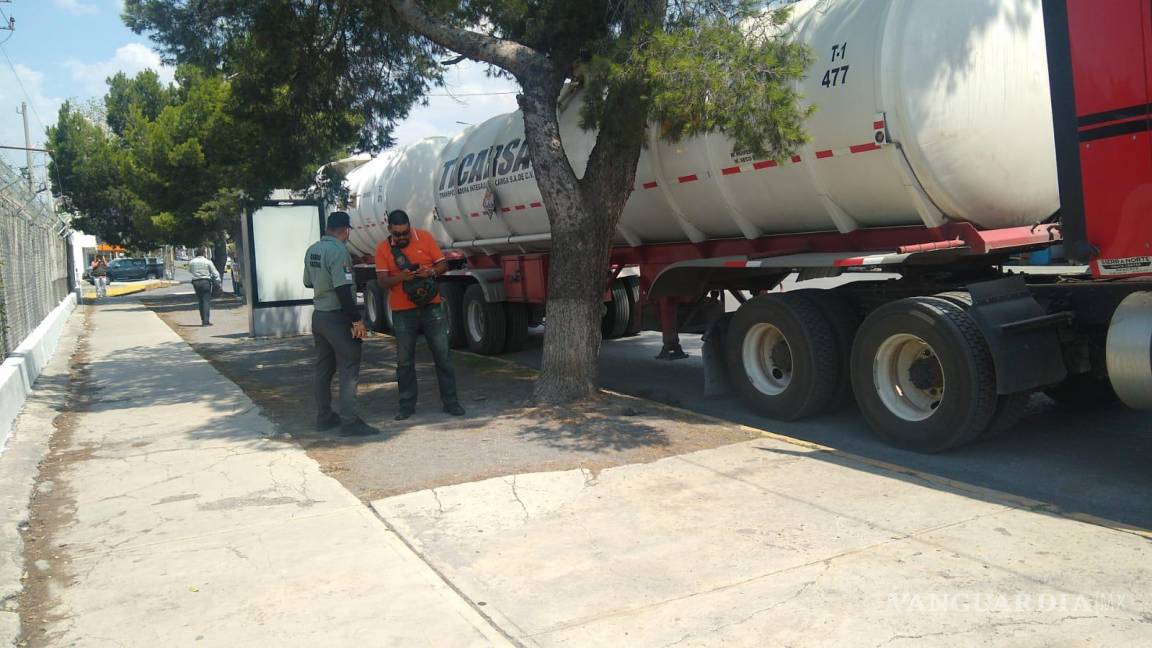 Decomisan 65 mil litros de diésel en la carretera Saltillo-Monterrey