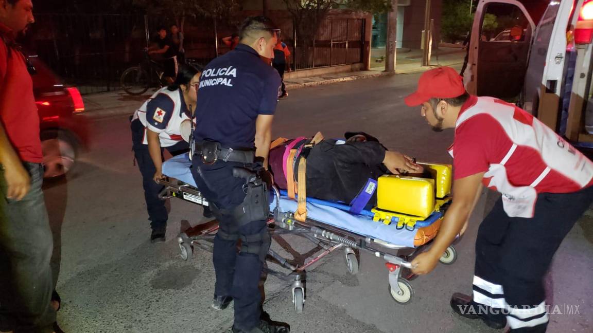 Motociclista parrense pierde el control y cae de su vehículo