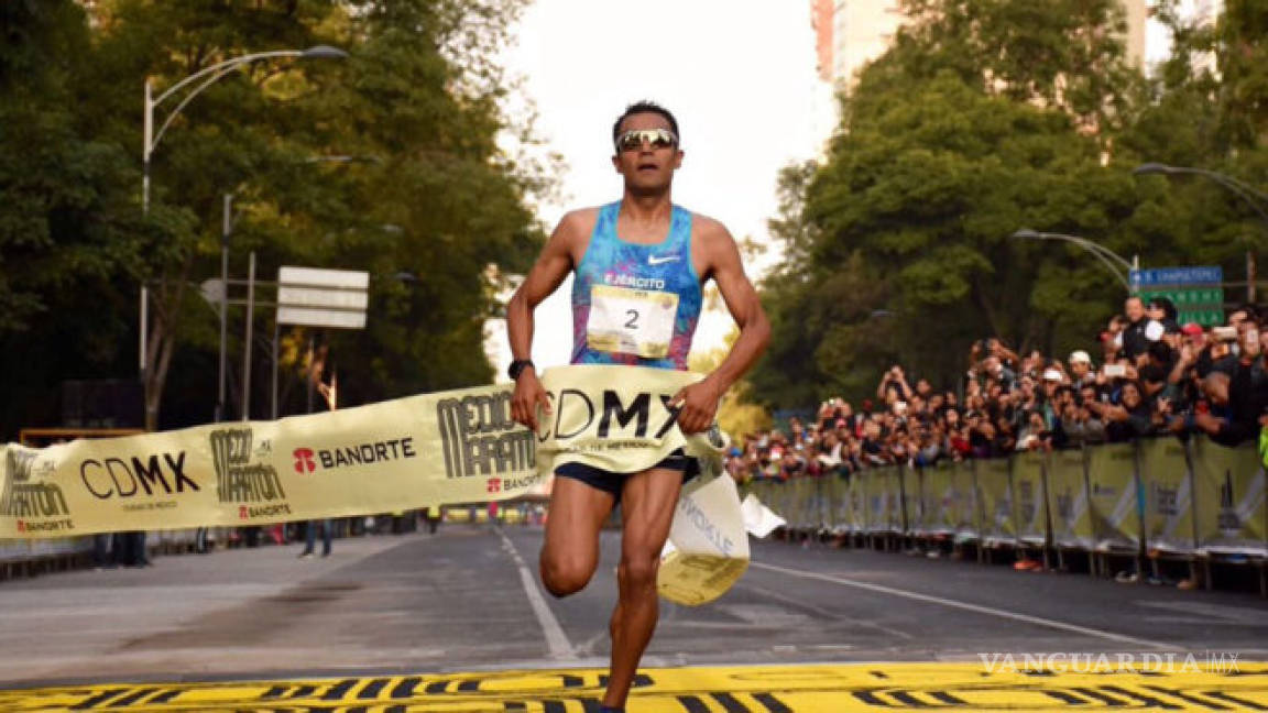 Juan Luis Barrios gana Medio Maratón de Monterrey y se clasifica al Mundial