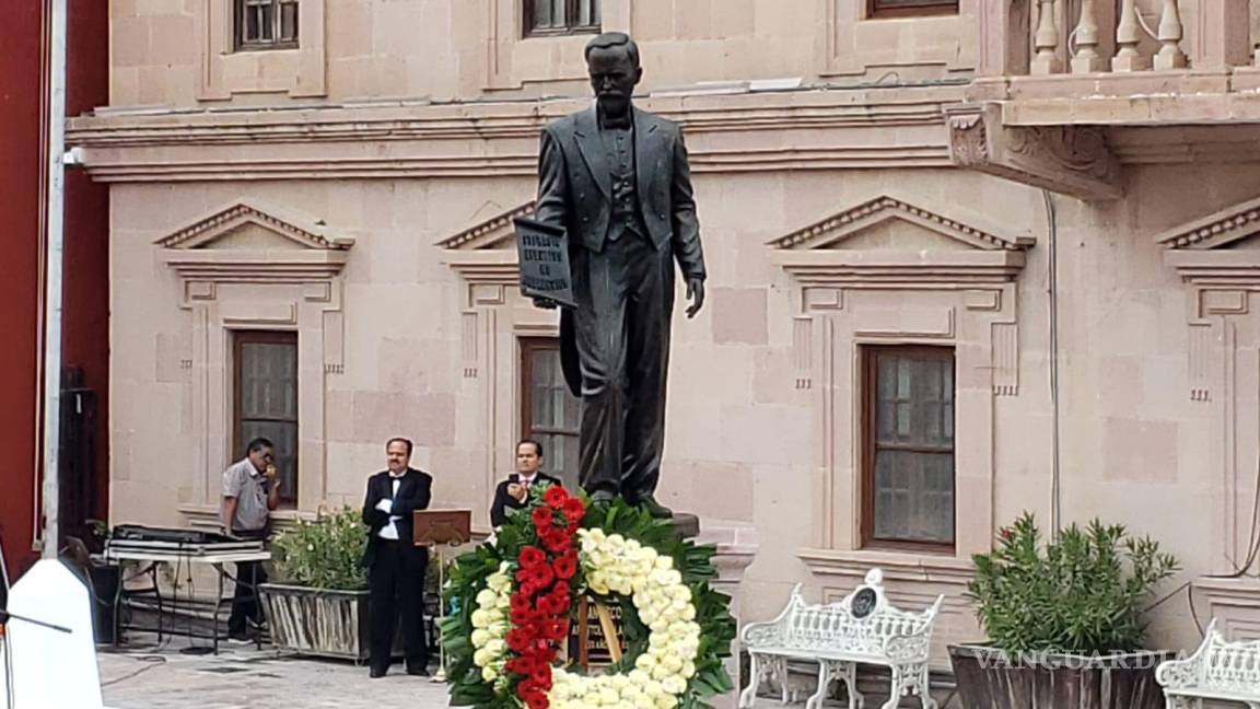 A 150 años de su natalicio, develan estatua de Francisco I. Madero en Parras