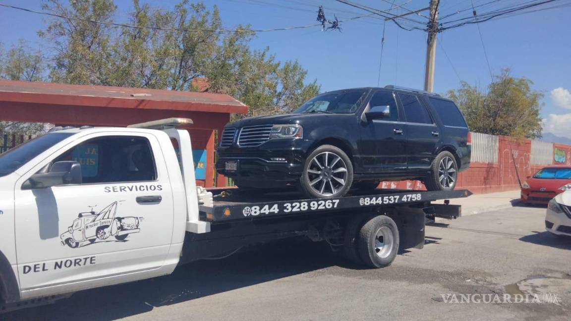 Profesora se roba una camioneta y se la lleva a la escuela, en Saltillo