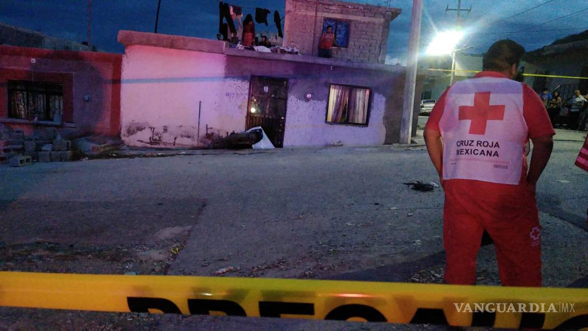 Motociclista pierde la vida tras impactarse contra un domicilio en Parras de la Fuente