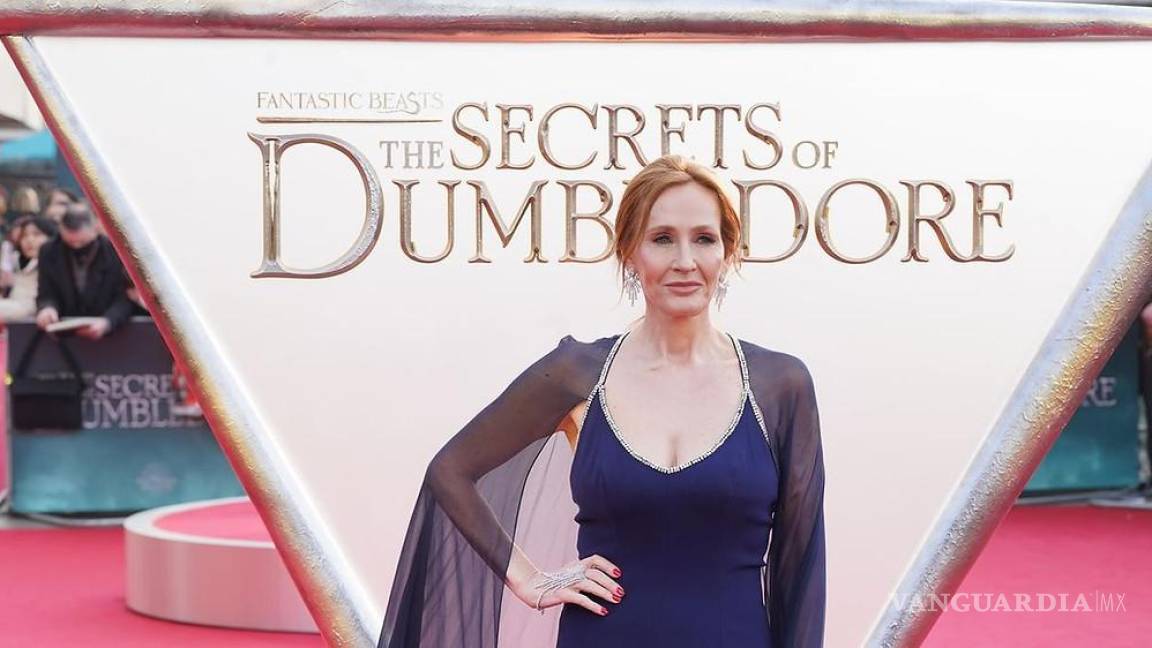 ¿Cómo fue que J.K. Rowling se convirtió en una de las villanas de la época actual?
