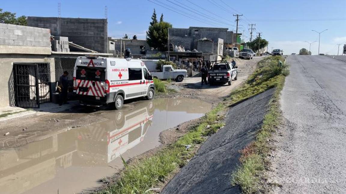 $!Paramédicos de la Cruz Roja confirmaron la muerte de Rafael Cordero Guillén, de 79 años de edad.