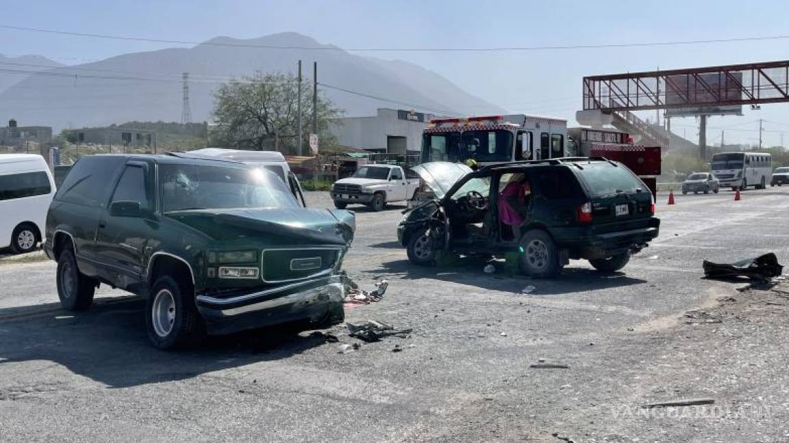 $!En la entrada al ejido La Angostura se presentó el accidente, luego de que la señalada como responsable realizó una mala maniobra.