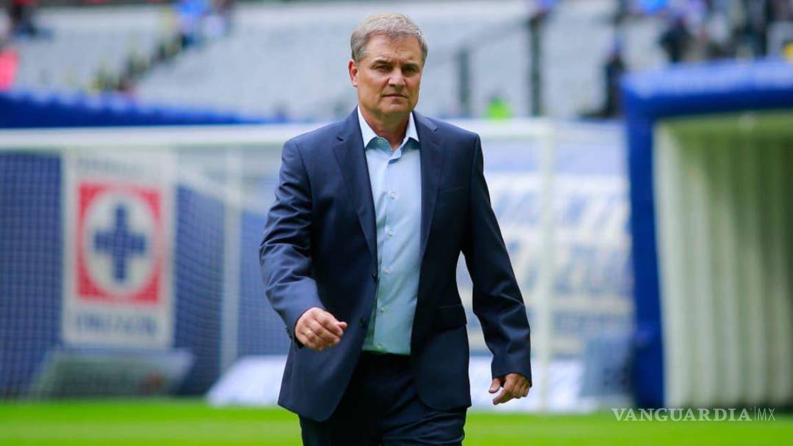 Cruz Azul despide a su director técnico