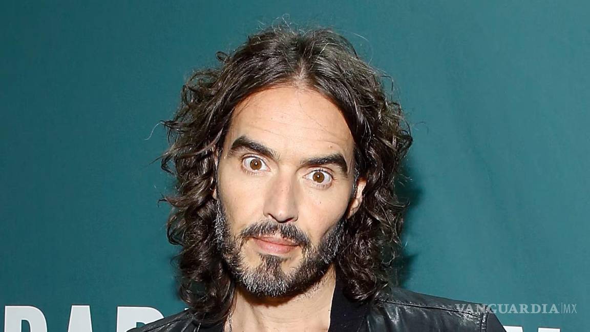 Demandan al actor Russell Brand por abuso en Reino Unido