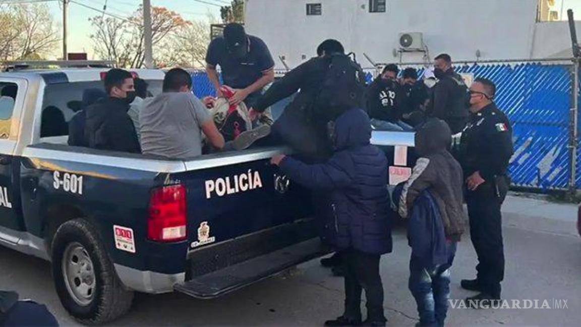 $!Rescatan a 53 migrantes abandonados en una casa en Ciudad Juárez